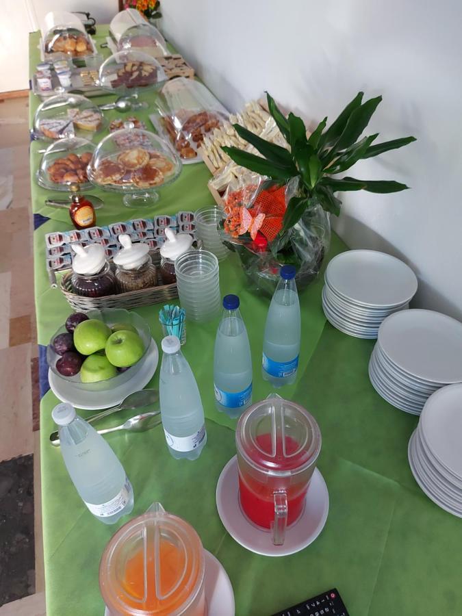 Hotel Senza Pensieri 里乔内 外观 照片