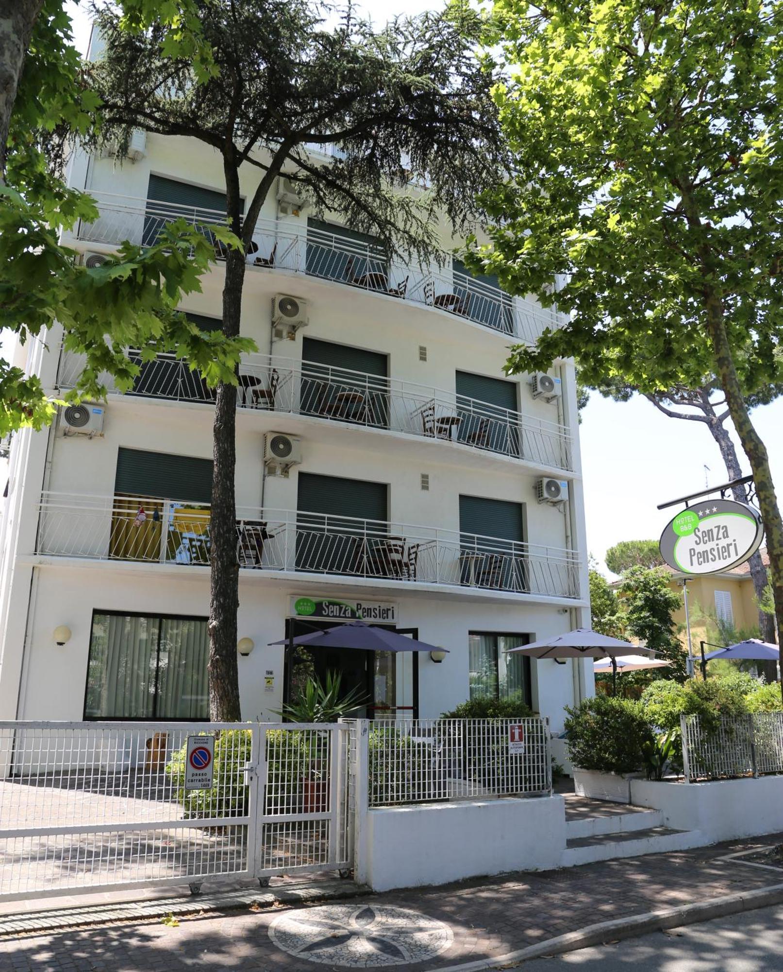 Hotel Senza Pensieri 里乔内 外观 照片